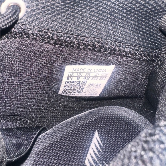 Adidas Men’s basketball shoes, size men’s 8.5 (women’s 9.5). - Picture 5 of 5